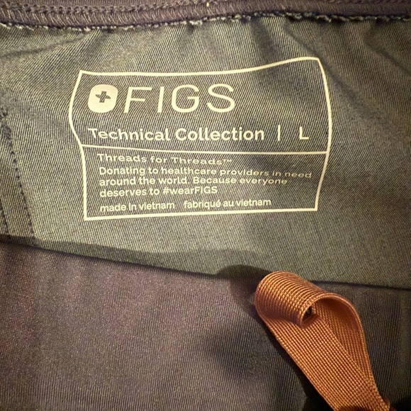 🏥🩺 FIGS Scrub Set – Graphite (Joggers + Top) – L - Picture 10 of 16